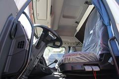 2013款解放 J6P重卡 420马力 6X4 牵引车(CA4250P66K24T1A3HE)