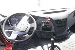 2013款解放 J6P重卡 350马力 6X4 牵引车