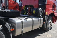 2013款解放 J6P重卡 350马力 6X4 牵引车