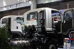 庆铃 VC46重卡 350马力 6X4牵引车(QL4250UKCZ)