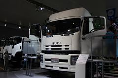 庆铃 VC46重卡 350马力 6X4牵引车（带导流罩）