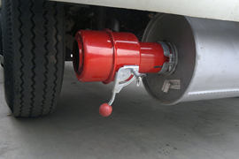 东风股份底盘&nbsp;爆破器材运输车底盘图片