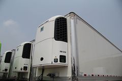 奔驰 Actros重卡 440马力 6X2R 冷藏牵引车（型号2644）
