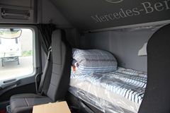 奔驰 Actros重卡 440马力 6X2R 冷藏牵引车（型号2644）
