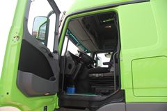 奔驰 Actros重卡 440马力 6X2R 冷藏牵引车（型号2644）