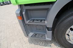 奔驰 Actros重卡 440马力 6X2R 冷藏牵引车（型号2644）