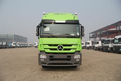 奔驰 Actros重卡 440马力 6X2R 冷藏牵引车（型号2644）