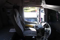 福田 欧曼GTL 6系重卡 420马力 6X4 牵引车(BJ4259SMFKB-16)