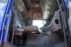 福田 欧曼GTL 6系重卡 420马力 6X4 牵引车(BJ4259SMFKB-16)