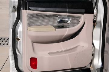 途腾T1&nbsp;皮卡驾驶室                                               图片