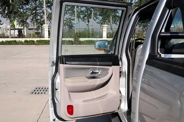 途腾T1&nbsp;皮卡驾驶室                                               图片