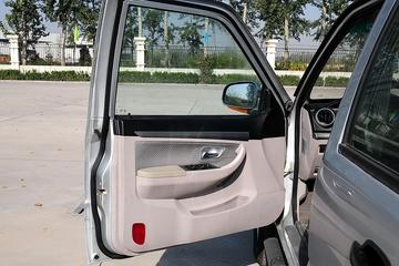 途腾T1&nbsp;皮卡驾驶室                                               图片