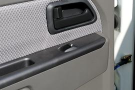 途腾T2 皮卡驾驶室                                               图片