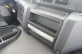 联合U系&nbsp;混凝土搅拌车驾驶室                                               图片