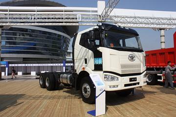 一汽解放 J6P 350马力 6X4 混凝土搅拌车(CA5250GJBP67K2L2T1E)