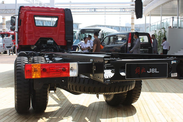 特惠:2018款 J6L 160马力 7.7米红