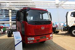 一汽解放 J6L中卡 220马力 4X2 6.8米载货车底盘(CA1160P62K1L4A3E4)