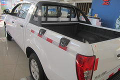 江铃 域虎 2012款 两驱 2.4L汽油 双排皮卡(SLX) 江铃 域虎 2012款 两驱 2.4L汽油 双排皮卡(SLX)