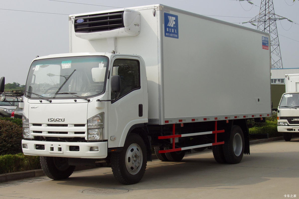 庆铃 五十铃700P 190马力 4X2 6.9米冷藏车(康飞牌)