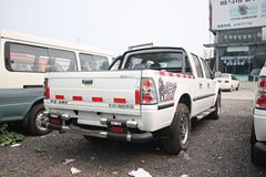 福田 萨普 征服者 2.0L汽油 双排皮卡