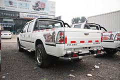 福田 萨普 征服者 2.0L汽油 双排皮卡