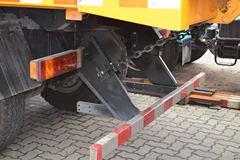 陕汽 德龙F3000重卡 336马力 8X4 7.6米自卸车(SX3317DR386)