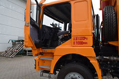 陕汽 德龙F3000重卡 336马力 8X4 7.6米自卸车(SX3317DR386)