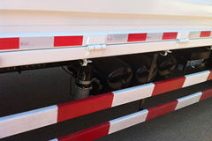 东风商用车 天锦中卡 140马力 4X2 7.1米栏板载货车(DFL1160BX9)