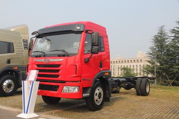 青岛解放 陆V中卡 165马力 4X2 6.75米载货车底盘(CA1160P1K1L2E4A80)