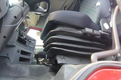 青岛解放 天V重卡 430马力 6X4 牵引车(CA4259P2K2T1EA80)