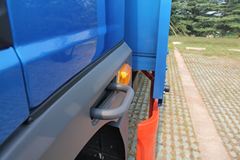青岛解放 龙V中卡 160马力 4X2 6.75米排半栏板载货车(CA1168PK2L2E4A80)