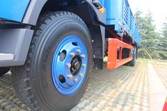 青岛解放 龙V中卡 160马力 4X2 6.75米排半栏板载货车(CA1168PK2L2E4A80)