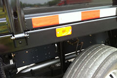 东风商用车 天龙重卡 260马力 8X2 9.4米仓栅式载货车(DFL5311CCQA8)