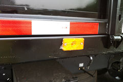 东风商用车 天龙重卡 260马力 8X2 9.4米仓栅式载货车(DFL5311CCQA8)