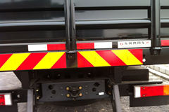 东风商用车 天龙重卡 260马力 8X2 9.4米仓栅式载货车(DFL5311CCQA8)