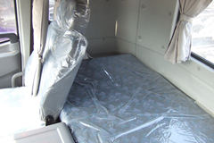 东风商用车 天龙重卡 260马力 8X2 9.4米仓栅式载货车(DFL5311CCQA8)