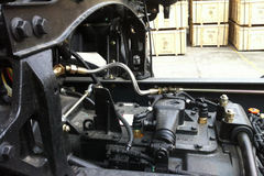 东风商用车 天龙重卡 315马力 8X4 9.6米载货车(DFL1311A10)