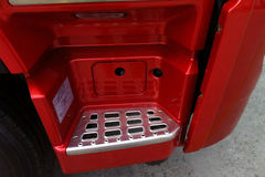 东风商用车 天龙重卡 315马力 8X4 9.6米载货车(DFL1311A10)