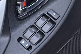 途腾T3&nbsp;皮卡驾驶室                                               图片