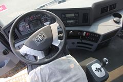 青岛解放 天V重卡 420马力 6X4 AMT自动挡牵引车(CA4259P2K2T1EA80) 青岛解放 天V重卡 420马力 6X4 AMT自动挡牵引车(CA4259P2K2T1EA80)