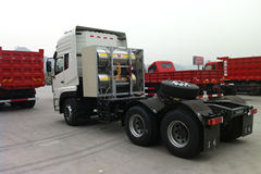 东风商用车 天龙 385马力 6X4 LNG牵引车 (DFL4251AX12A)