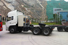 东风商用车 天龙 385马力 6X4 LNG牵引车 (DFL4251AX12A)