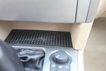 ���� �� 2.4L���� ���� ˫��Ƥ��(�Ʊ�ʽ)ͼƬ
