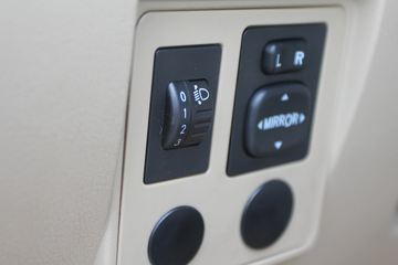 ���� �� 2.4L���� ���� ˫��Ƥ��(�Ʊ�ʽ)ͼƬ
