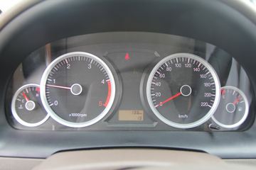 ���� �� 2.4L���� ���� ˫��Ƥ��(�Ʊ�ʽ)ͼƬ