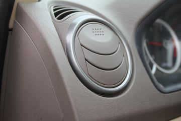 ���� �� 2.4L���� ���� ˫��Ƥ��(�Ʊ�ʽ)ͼƬ