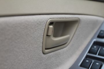 ���� �� 2.4L���� ���� ˫��Ƥ��(�Ʊ�ʽ)ͼƬ