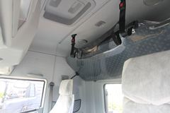 青岛解放 天V重卡 350马力 6X2牵引车(CA4226P2K2T3E4A80)