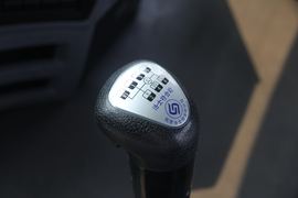 天V&nbsp;牵引车驾驶室                                               图片