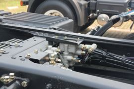 天V&nbsp;牵引车底盘                                                图片